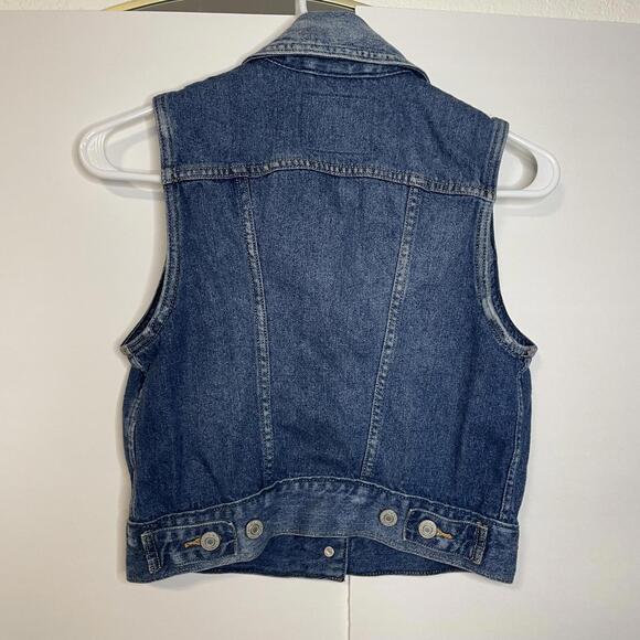Vintage-Style Levi’s Trucker Denim Vest – Classic Medium Wash, Women’s XS - Picture 2 of 8